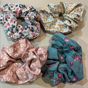 Floral Patterned Scrunchies Set of 4 pieces New